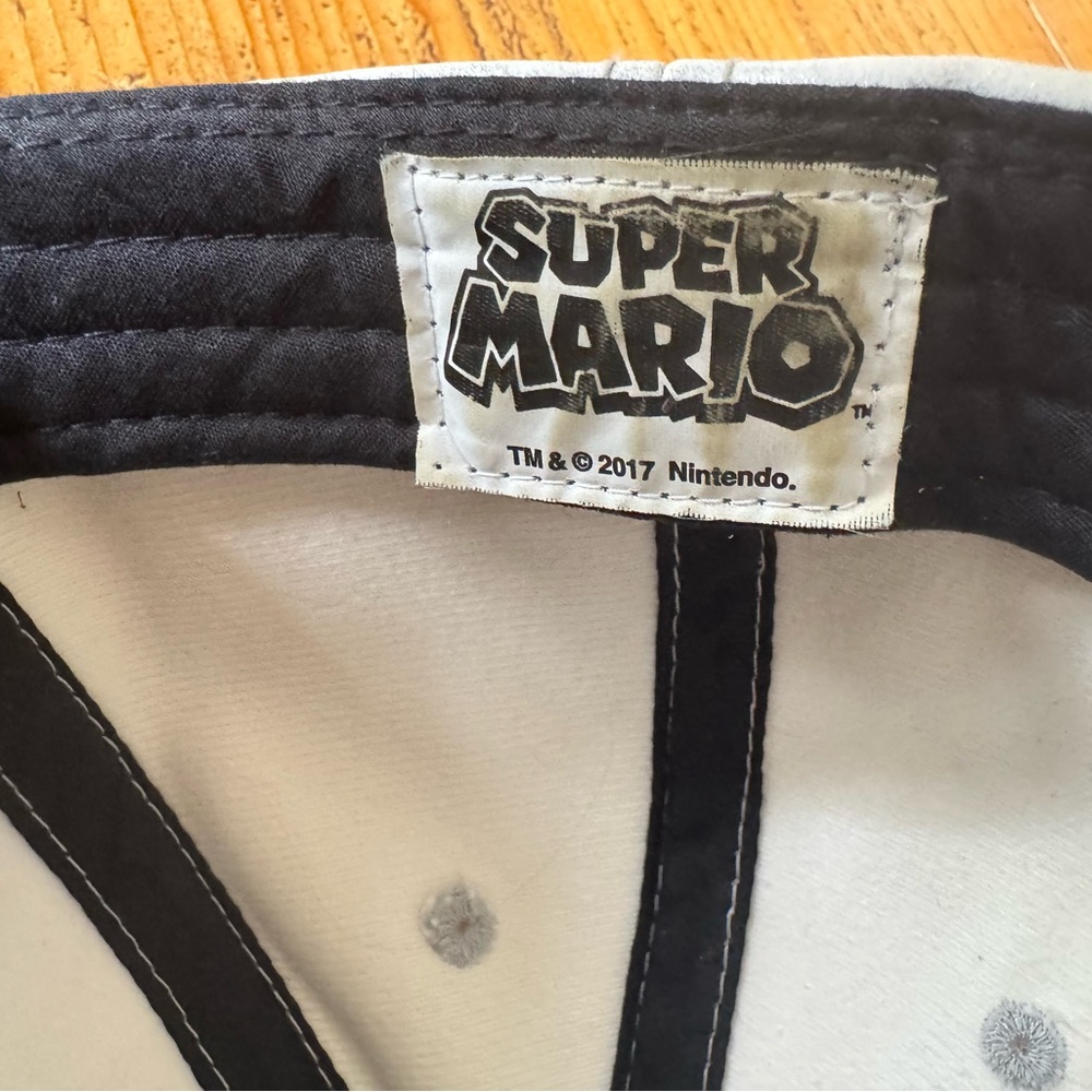 Super Mario Brothers Snapback Flat Bill Cap - Picture 5 of 6